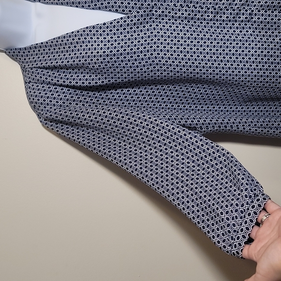 3/$25 Laundry by Shelli Segal Blouse Size Large - Picture 5 of 11